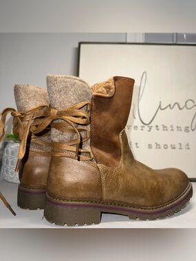 Patrizia by Spring Step Women’s Size 7 Brown Lace Up Ankle Boots Lug Sole